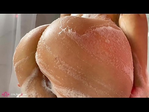 ❤️ Brunette شاور میں شدید orgasm کے لئے وائبریٹر کے ساتھ بلی میں مشت زنی کرتی ہے۔ مقعد فحش  ❌❤